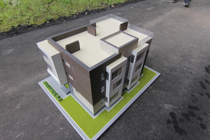 Разборный макет жилого дома с показом планировок Фото 1