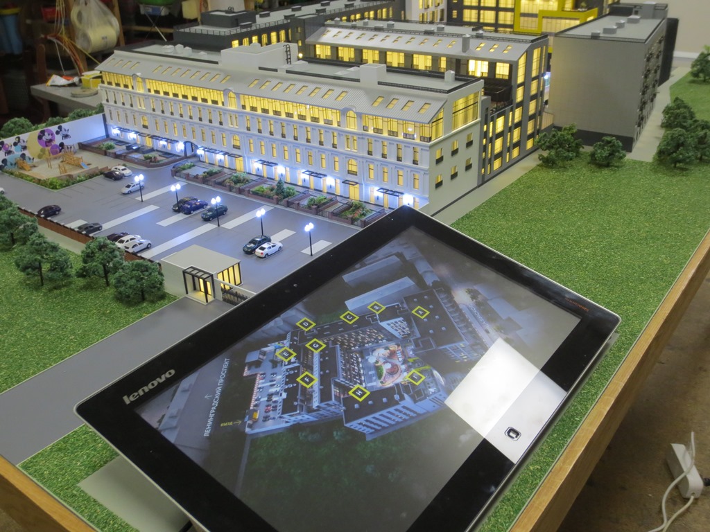 Макет жилого комплекса ART RESIDENCE с интерактивным экраном Фото 9