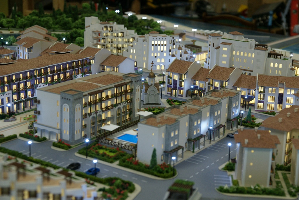 Крупный макет жилого комплекса 